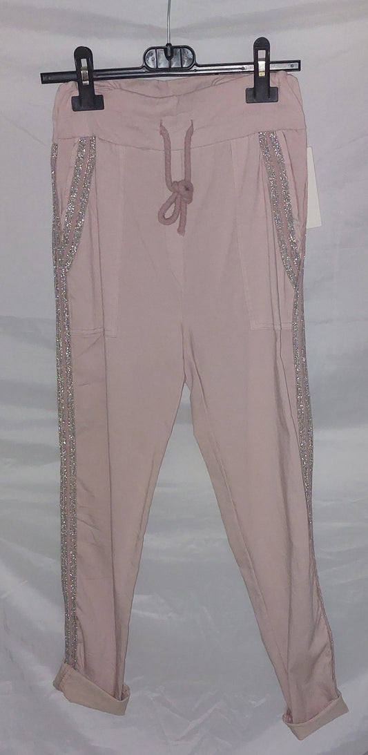 Pantalon rose à bordures argentées